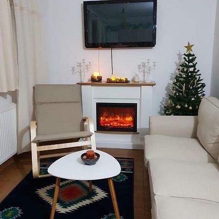 Fairytale Apartment Close To Bradu Ski Slope Пояна-Брашов Экстерьер фото